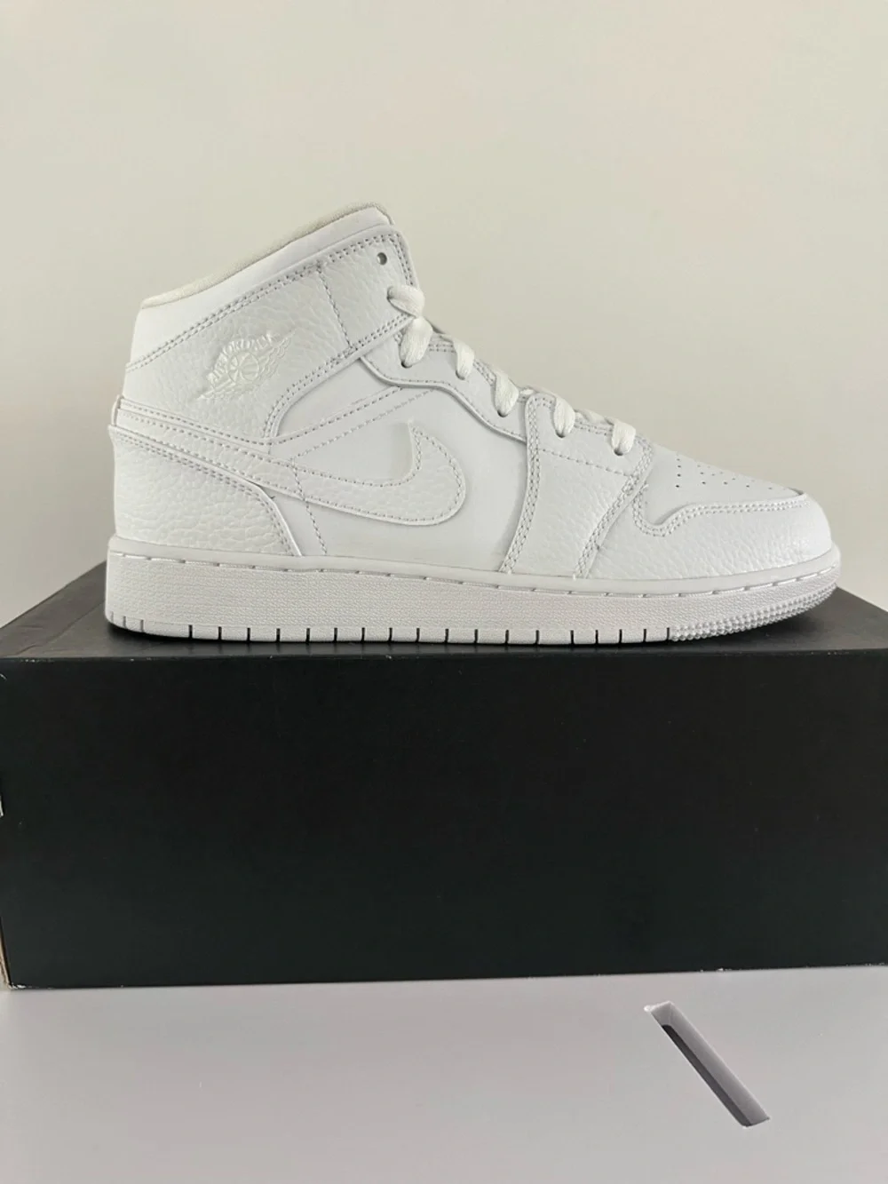 Jordan Kids White Sneakers - Picture 2 of 3